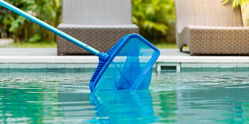 Limpeza da Superfície da Piscina